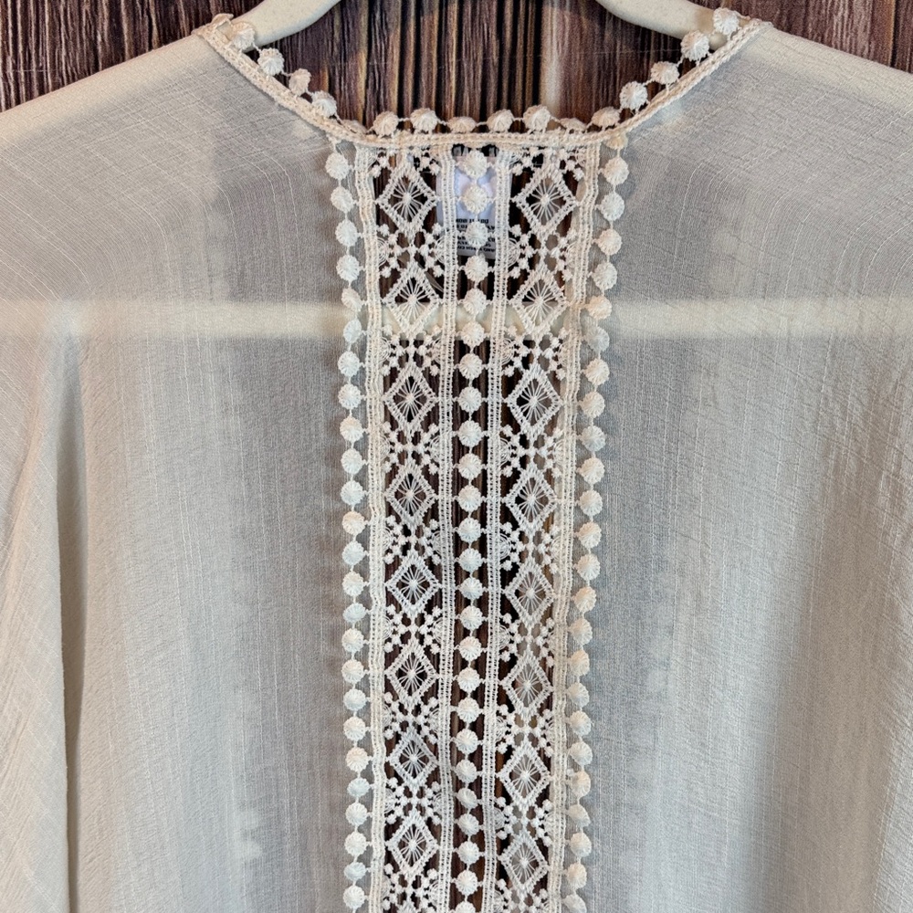 Steve Madden Cream Lace Kimono - Picture 10 of 15